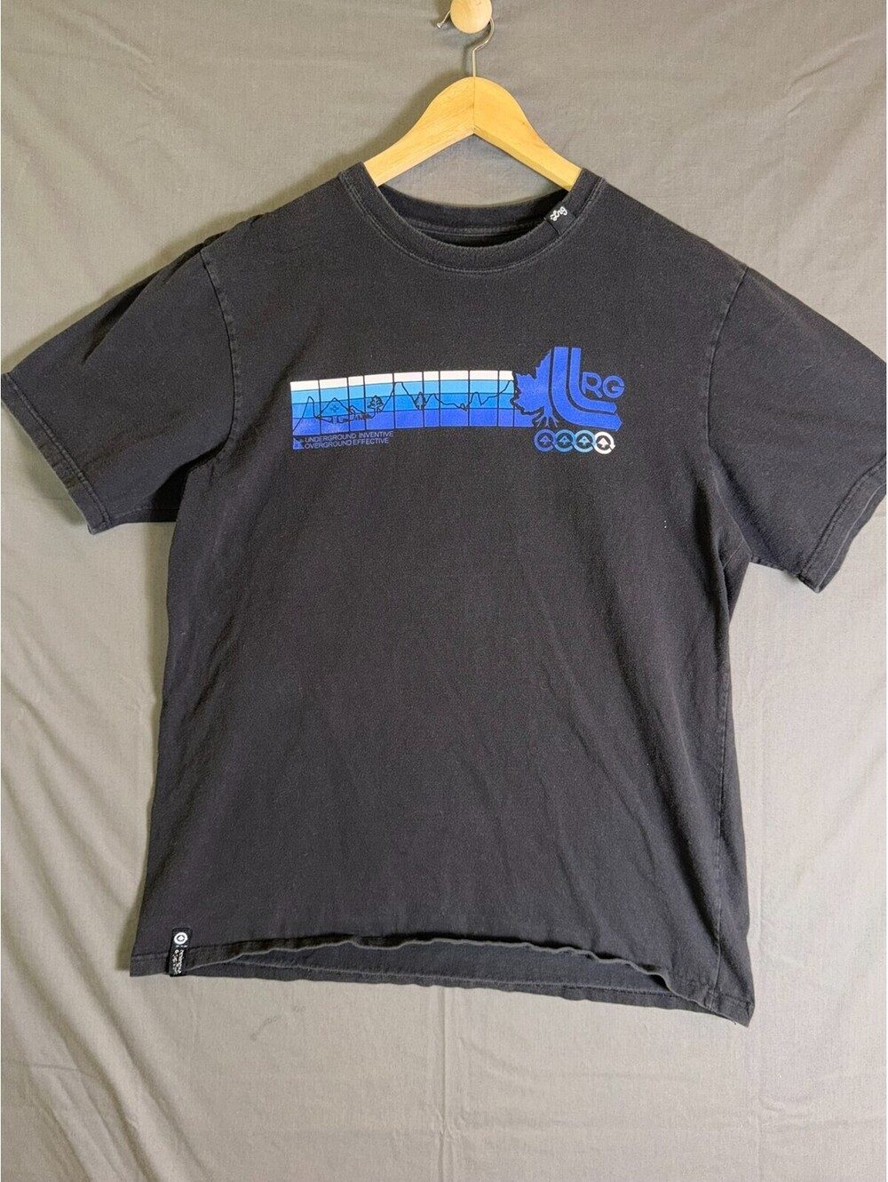 LRG Premium Fit Graphic T-Shirt Size XL Black Blue Underground Inventive Tee